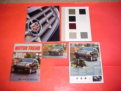 2002 CADILLAC ESCALADE DELUXE BROCHURE CATALOG PAINT CHIPS MOTOR TREND LOT OF 4