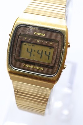 Vintage Casio Casiotron 76CCS-42 Gold Herren Quarz Digitaluhr Japan funktioniert