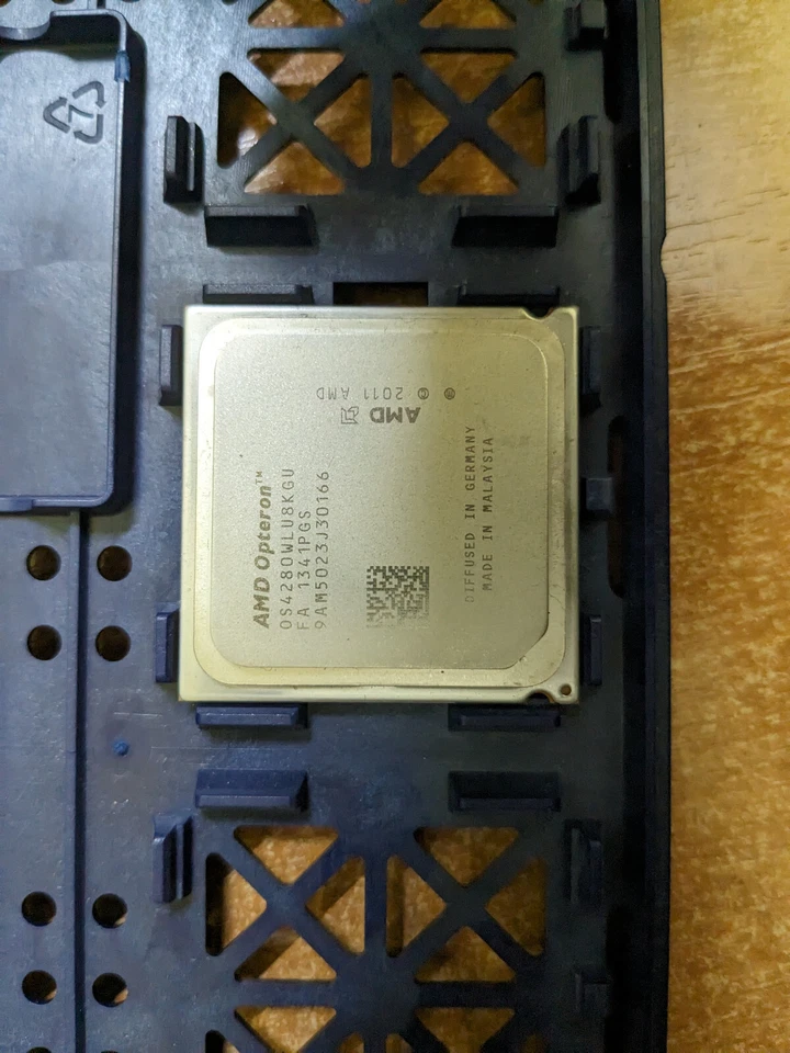 AMD Opteron 4280 8 core 2.8-3.5 GHz Socket C32 Processor OS4280WLU8KGU - Image 3 of 3