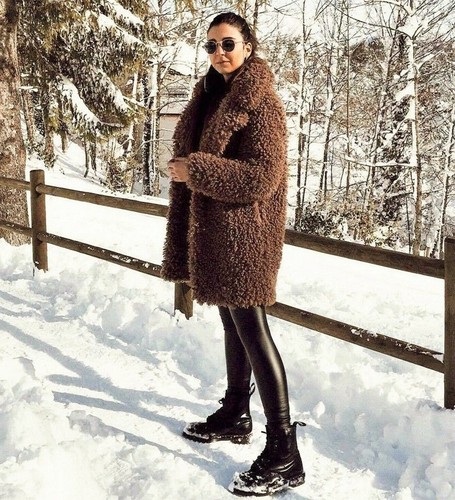 ZARA LIGHT BROWN/CAMEL SOFT FAUX FUR COAT WITH LAPEL COLLAR SIZE XS - Picture 2 of 12