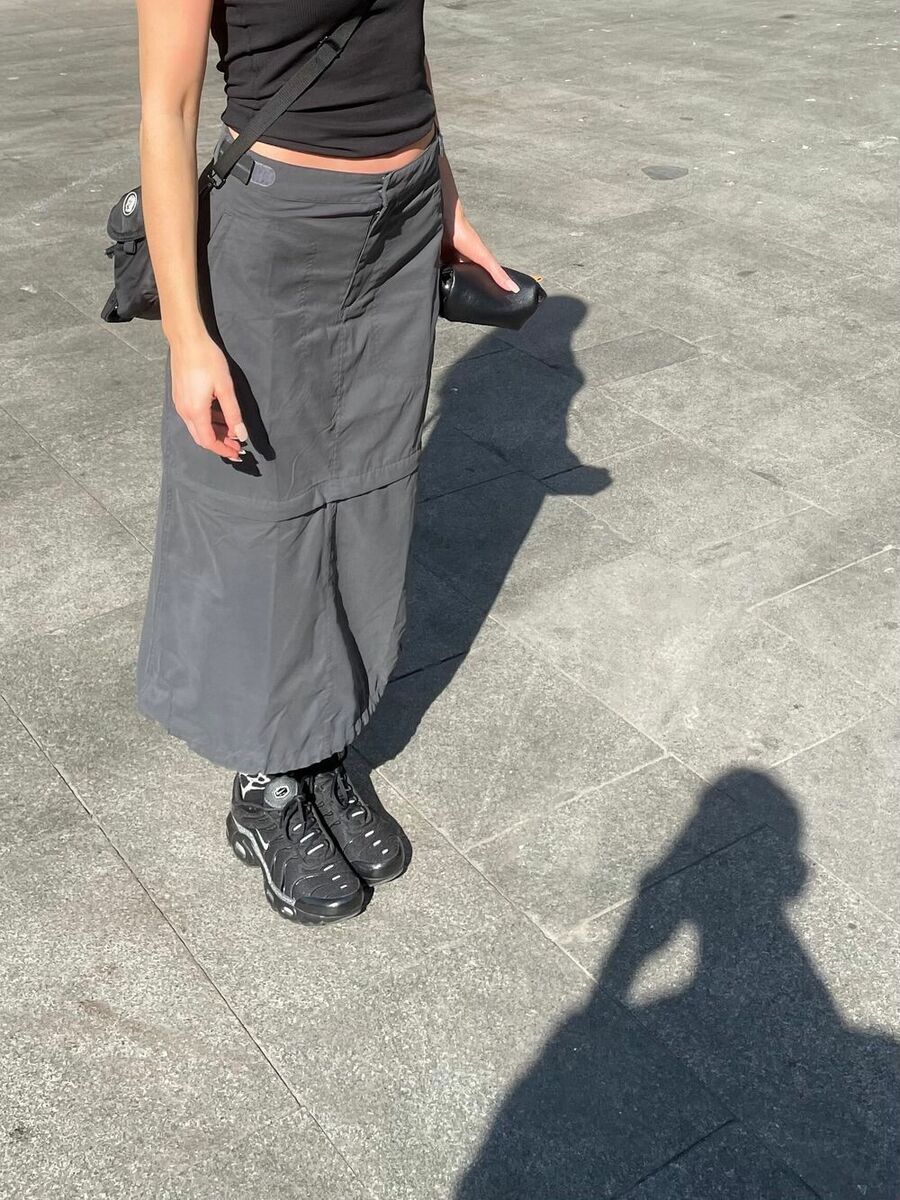 Nike ACG Long Vintage Skirt Women Black Convertible 2 in 1 Nike ACG Long Vintage Skirt Women Black Convertible 2 in 1