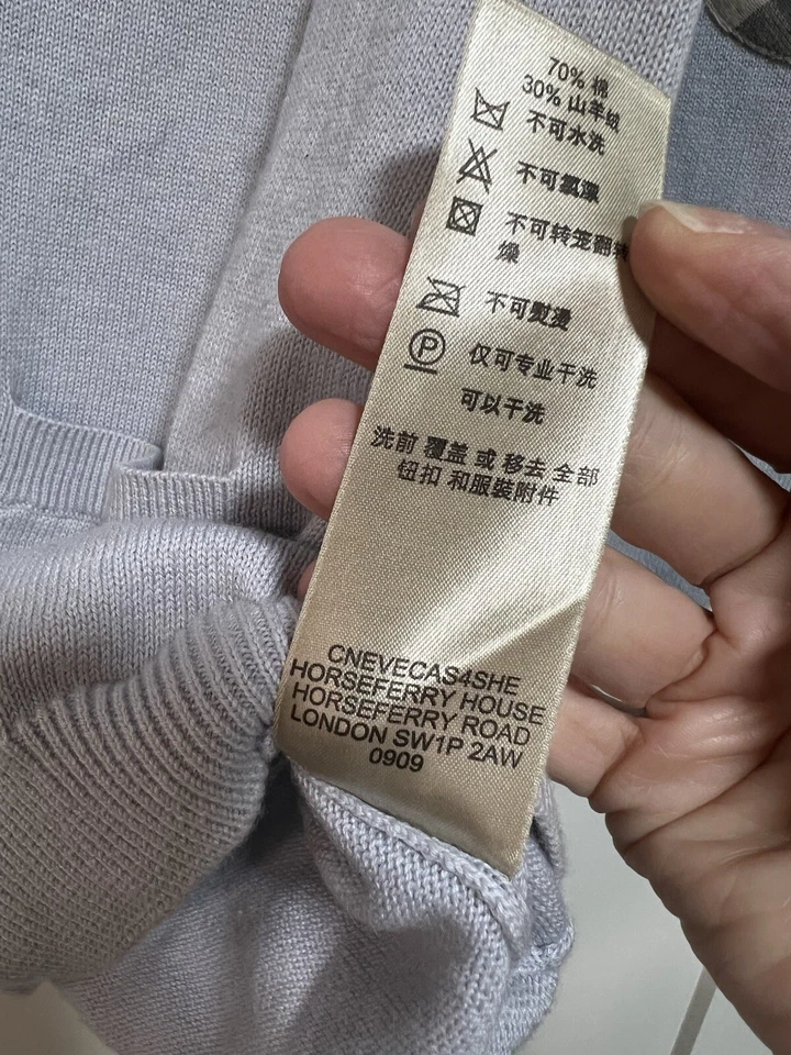 Suéter cárdigan Burberry mezcla de cachemir con parches en el codo estampado de logotipo azul Foto 4 de 4