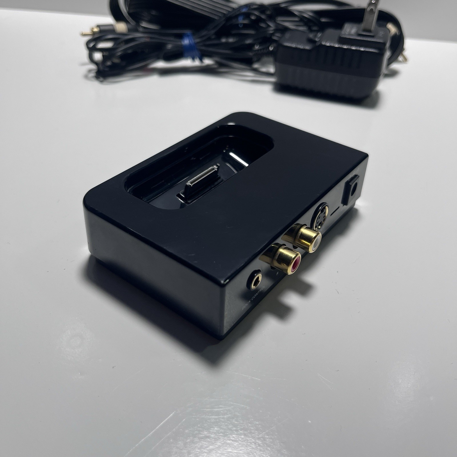 Denon ASD-11R Docking Station for Apple iPod Includes Power Audio Cables