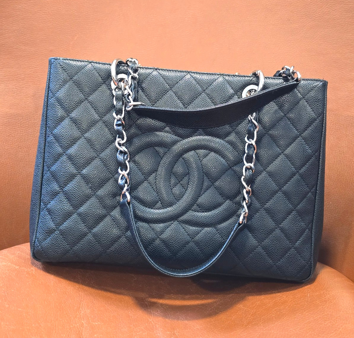 Chanel Grand Shopping Tote GST black quilted caviar leather Bag