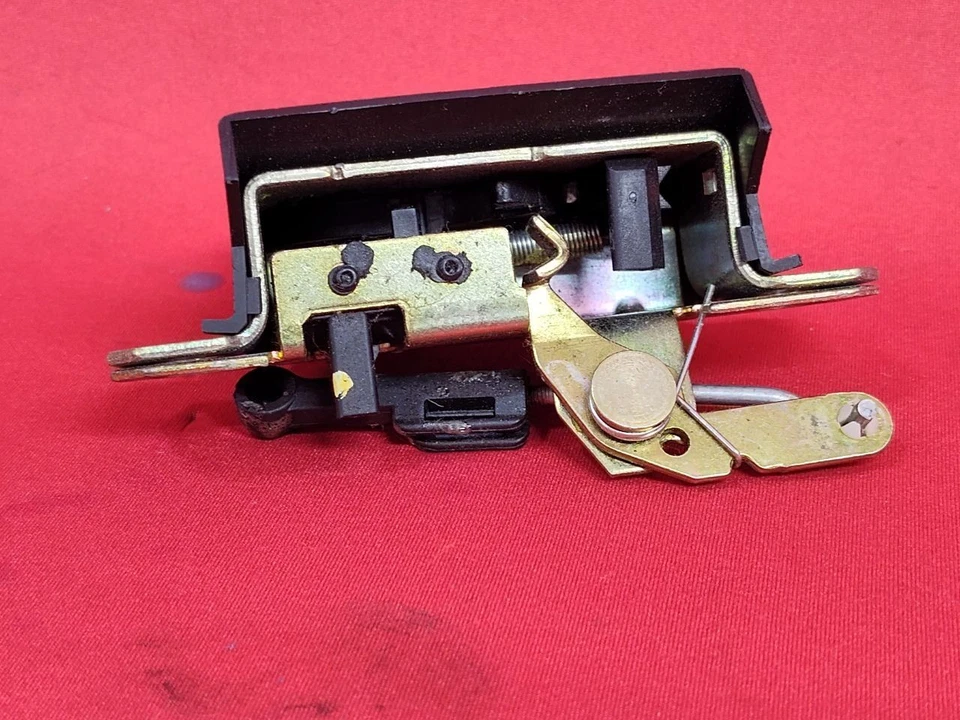 1998-2010 VW Volkswagen Beetle Rear Liftgate Tailgate Hatch Latch Lock Actuator - Image 3 of 4