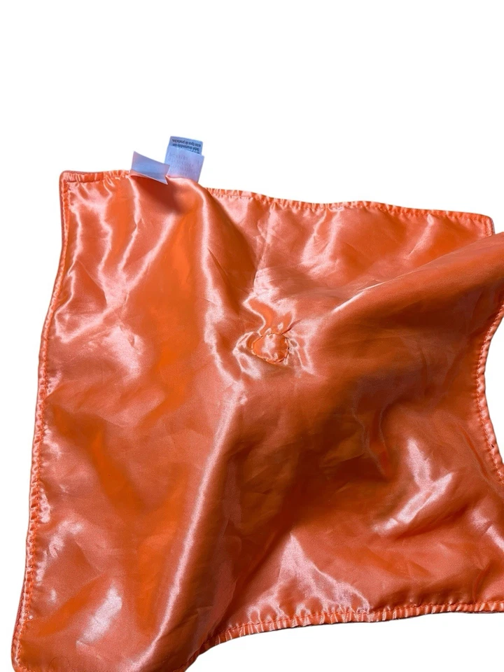 Child Of Mine Carters Lovey My First Halloween ursinho de pelúcia laranja chocalho bebê - Imagem 3 de 4