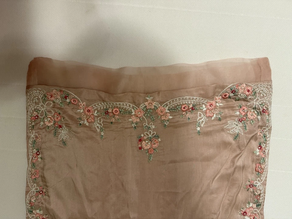 Agha Noor Kurta Paquistaní con Dupatta Bordado - Mediano - Rosa/Beige Foto 2 de 4