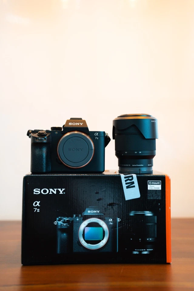 Sony Alpha A7 II 24.3MP Digitalkamera - Schwarz (Kit mit 28-70 mm Zoomobjektiv)