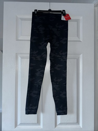 NWT Spanx Look at Me Now Seamless High Waist Shaping Leggings Black Camo M 6 8 - Picture 8 of 17