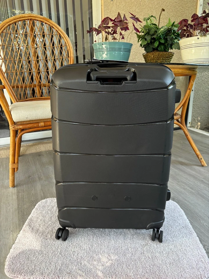 Samsonite Outline Pro Large Hardside Expandable Spinner Color: Black - Image 3 of 4