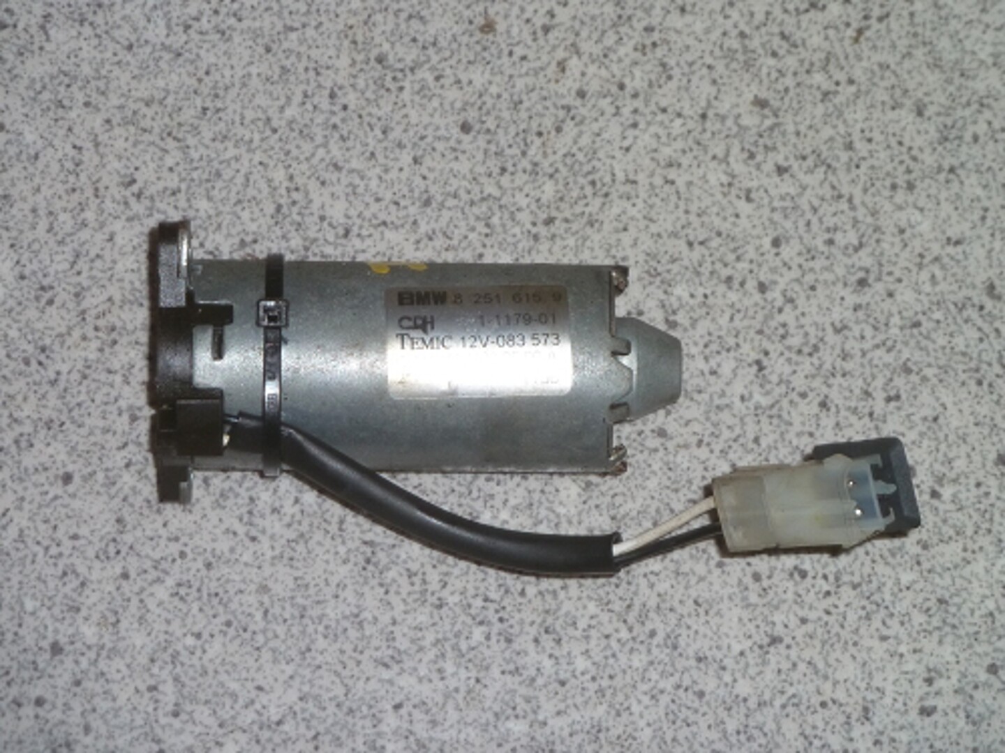 BMW 52108251615, 8251615, 1117901, 12V083 573, GP41A35 H28 05 00A  