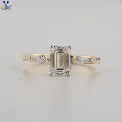 1.93 TCW Emerald And Kite cut Labgrown Diamond Ring 925 silver Labstone