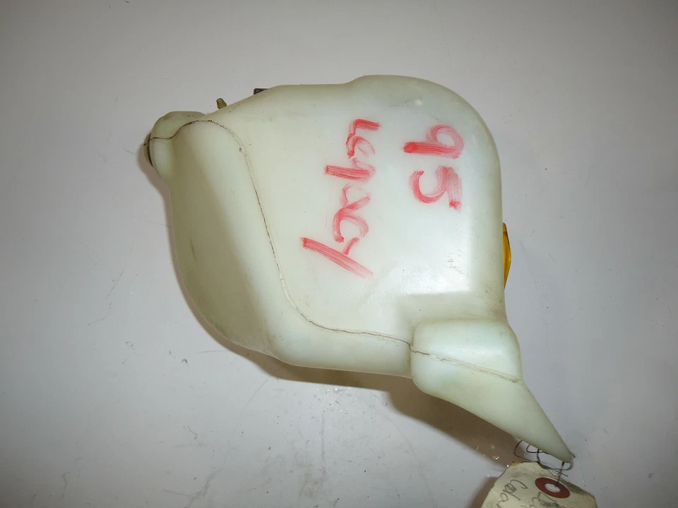 Subaru Legacy L Wagon 1995 parabrisas lavadora depósito de líquido Foto 3 de 4