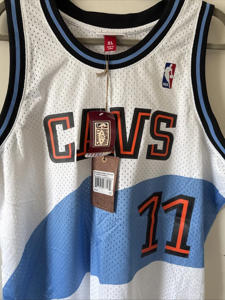 MEN’S MITCHELL & NESS CAVALIERS ZYDRUNAS ILGAUSKUS #11 1997-98 JERSEY Sz XL NWT - Image 2 of 4