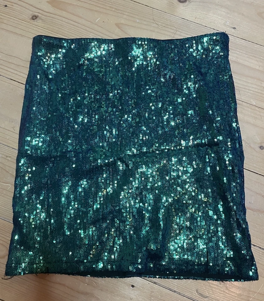 H&M. Lined Green Sequin Skirt Size S W27 x L 16" never worn - Image 4 of 4