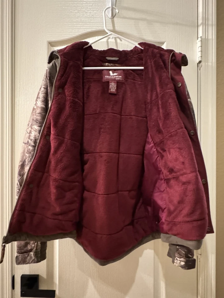 Chaqueta impermeable Field And Stream para mujer camuflada y forrada de lana roja talla pequeña Foto 3 de 4