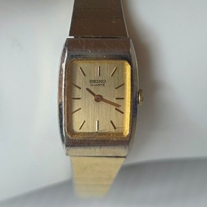 Seiko Quartz Gold Tone Watch Rectangular Dial Crack Needs Battery