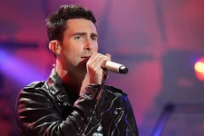 ADAM LEVINE THE VOICE HOT SEXY SINGER PICTURE 8x10 GORGEOUS PHOTO