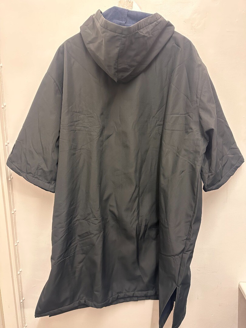 BNWOT Mens Black Dry Robe UK one size CG T07 eBay