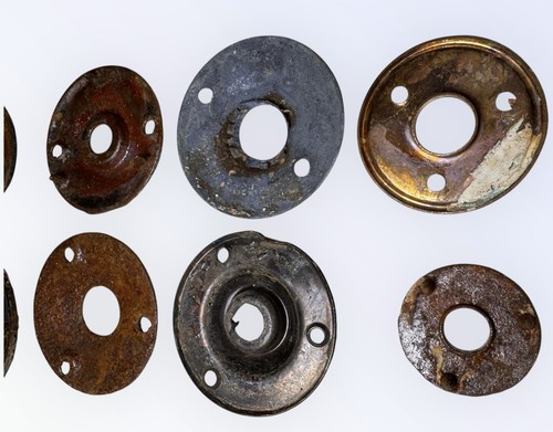 Lotto di 12 antiche pomello porta piastra posteriore collare tondo ottone fuso e ferro rosette - Foto 6 di 7