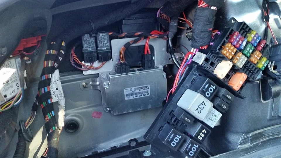 SERVICIO DE CLONACIÓN BENTLEY ECM ECU MAIL IN / Plug and Play Bosch Foto 3 de 4