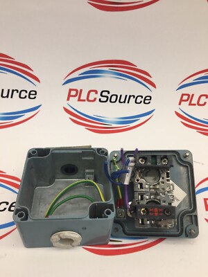 TELEMECANIQUE XAPM-1202 ZBE-101 CAST METAL ENCLOSURE