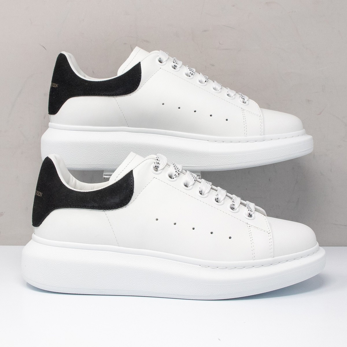 ALEXANDER MCQUEEN ホワイト/ブラック スニーカー Alexander McQueen Oversized Sneaker 'White Black Trim' 625156WHXMT9074