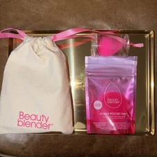 Beautyblender Original Pink Makeup Sponge and Power Pocket Puff gift set.