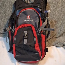Swiss Gear Hydration Backpack Hiking Cycling Exercise Holds 2L Bladder