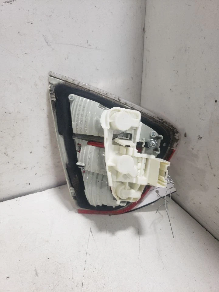 Luz trasera del conductor sedán mercado de Canadá tapa montada para BMW 323i 720960 06-08 Foto 2 de 4