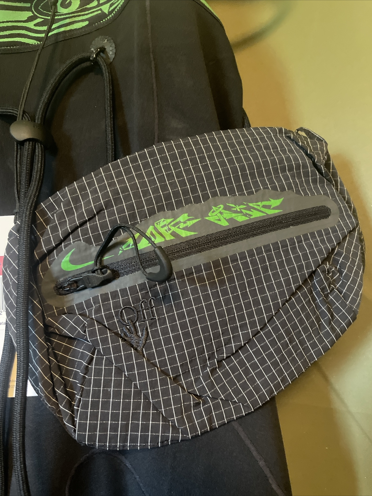 OFF WHITE X NIKE Leggings lunghi Nike X Off bianchi neri con borsa in vita