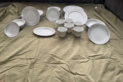 47 Piece Royal Standard FORGET ME NOT China Set