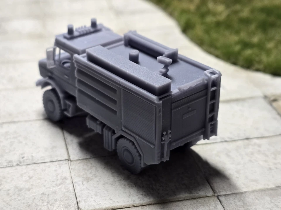 Rosenbauer TLF3000  U5023 Unimog Feuerwehr H0 1:87 Inkl Verglasung  - Bild 4 von 4