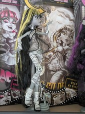 Monster High Cleo de Nile Reel Drama Fashion Doll Gray Articulated Snake