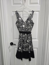 Nine West Womens Black White Sleeveless Belted Floral Dress V-Neck Size 12 EUC 