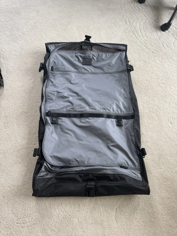 Bolsa de vestuário TUMI Alpha Classic – Modelo 22138D2 – Nylon balístico preto – Bagagem de mão - Imagem 3 de 4