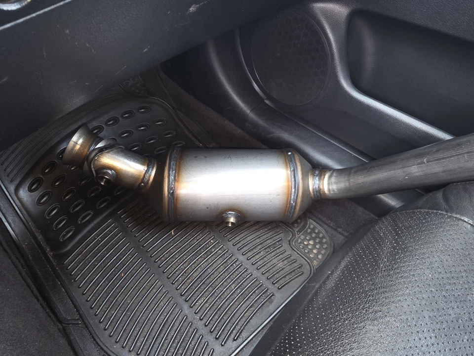 Convertidor catalítico delantero para Ford Transit-150 Transit-250 Transit-350 2015-2019 Foto 2 de 4