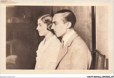 AVGP7-0484-MILITAIRE - Le comte et la comtesse de Paris