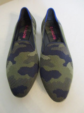 Rothy's RARE Round Toe Green Camo Print Flats w Pink Stripe Back Size 6