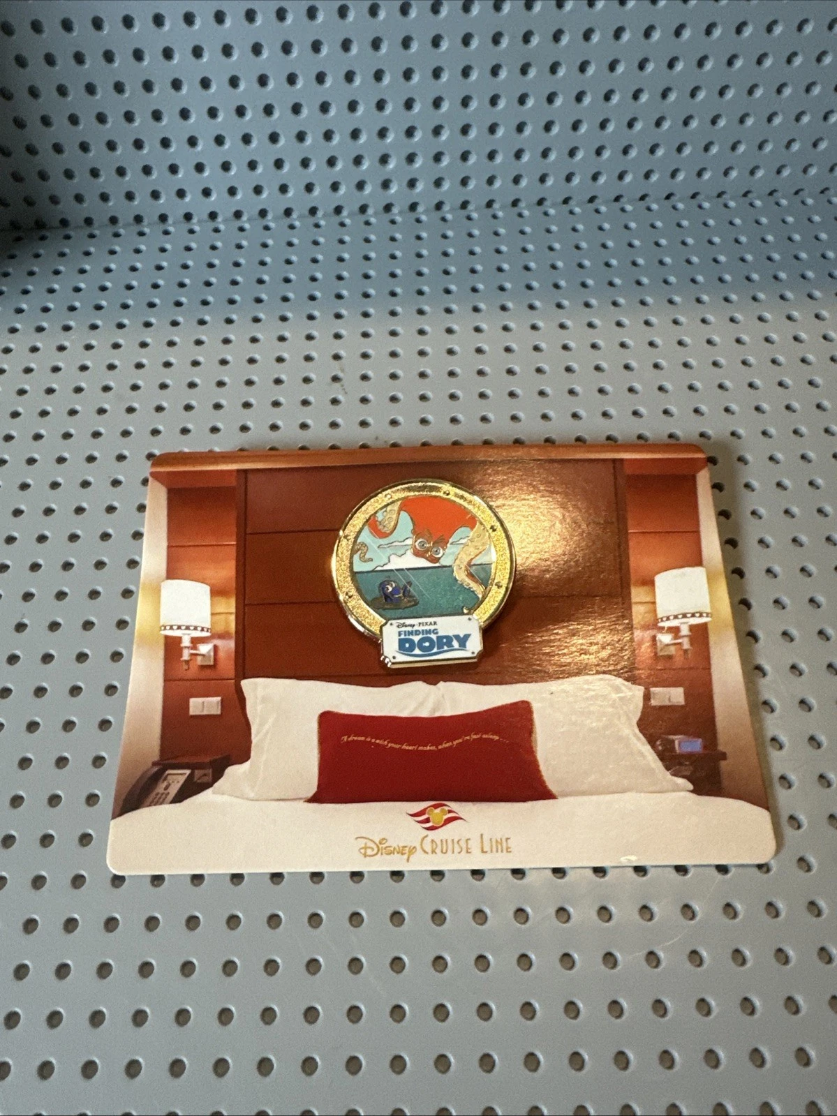 Disney Pin * Disney Movie Rewards - Finding Dory - Hank and Dory #118625 Cruise