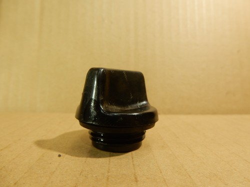 Genuine Stihl 030 031 AV Chainsaw Oil Tank Fill Cap 1113 640 3600
