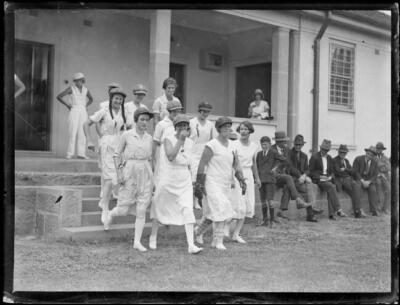 Team taking the field for Country Week girls' cricket match NSW 1932 OLD PHOTO