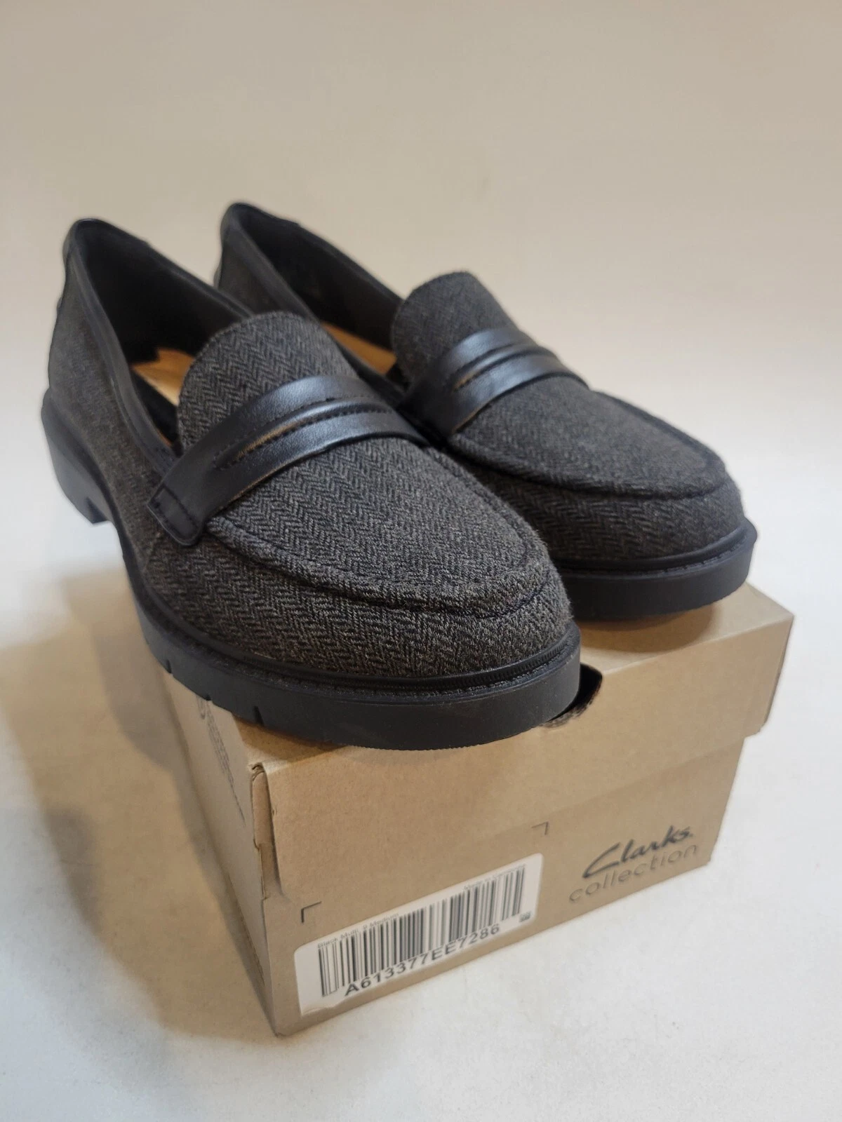 Scarpe mocassini Clarks Collection donna nere slip on taglia US 9M nuove con scatola