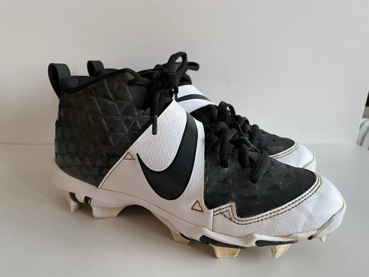 Nike Youth Force Trout 8 Keystone Rubber Molded Baseball Cleats SZ 2 White  | Black