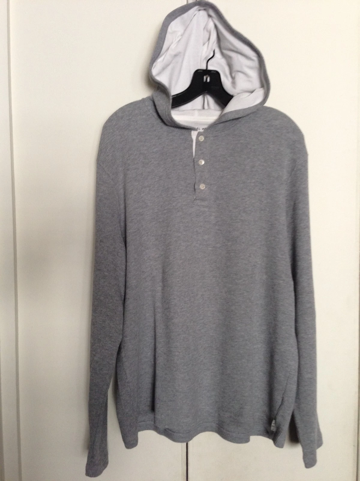 MICHAEL KORS MENS GREY COTTON HOODED THERMAL THREE BUTTON PULLOVER SIZE XL