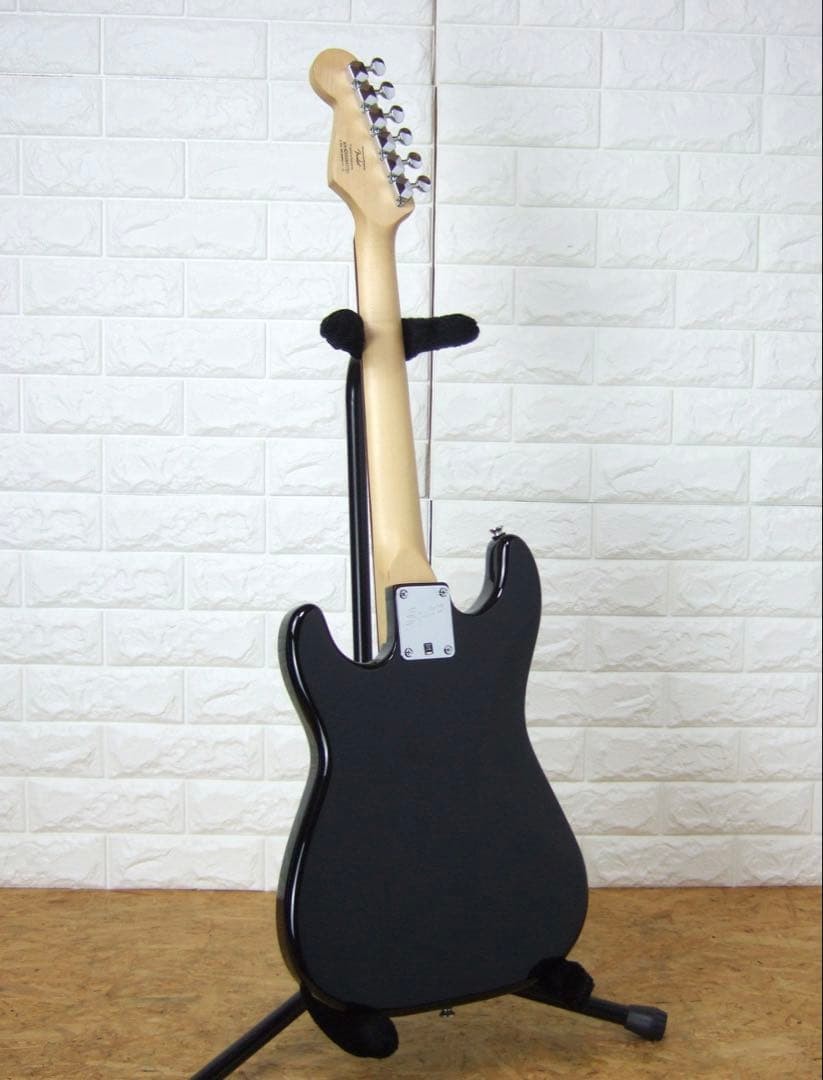 Squier by Fender Hello Kitty Mini Stratocaster Black Vintage Rare