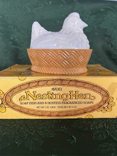 Vintage Avon Nesting Hen - White Milk Glass Trinket / Candy Dish - Nesting Hen