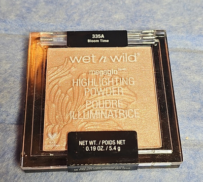 wet n wild MegaGlo Highlighting Powder Highlighter Bloom Time 335A 0.19 oz