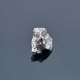 SAMMLERSTEIN METEORIT CAMPO DEL CIELO IN PRÄSENTATIONSBOX SCHMUCKJAGD
