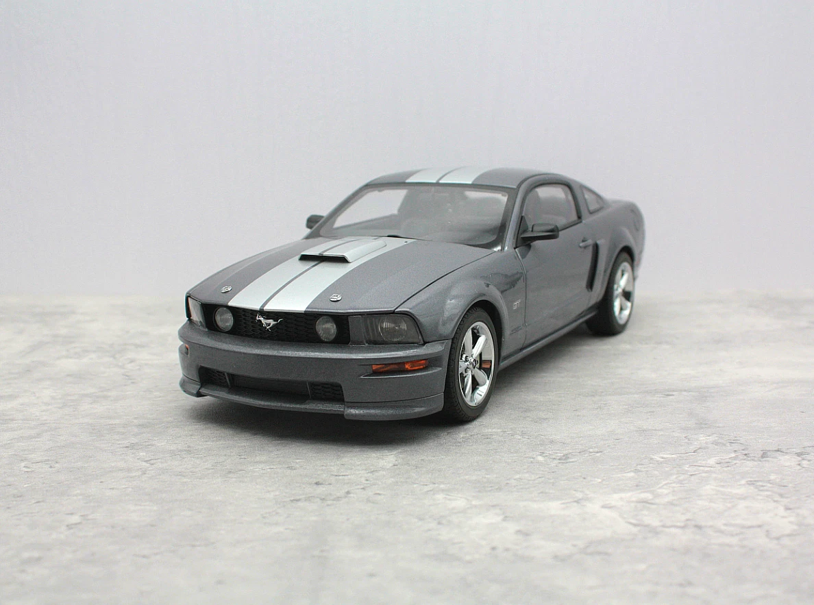 AUTOart Ford Mustang GT Contemporary Manufacture Diecast Cars for